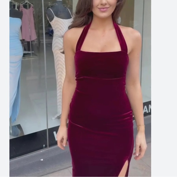 NEW Nookie Vera Velvet Gown Maxi Dress in Wine - Picture 3 of 8